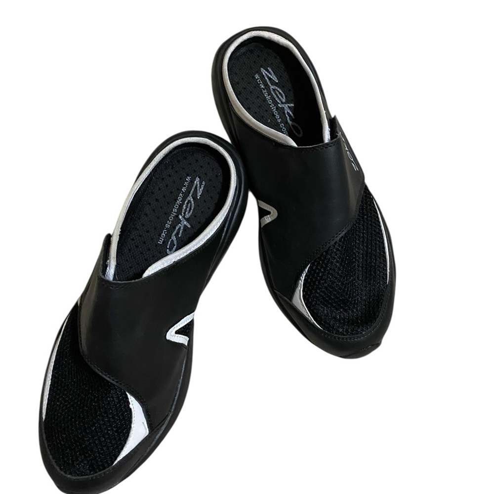 Zeko  Men’s Black and White Slip-On Boat Shoes